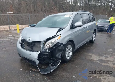 2015 Toyota Sienna Le 8 Passenger from USA, damaged, VIN 5TDKK3DC1FS649773